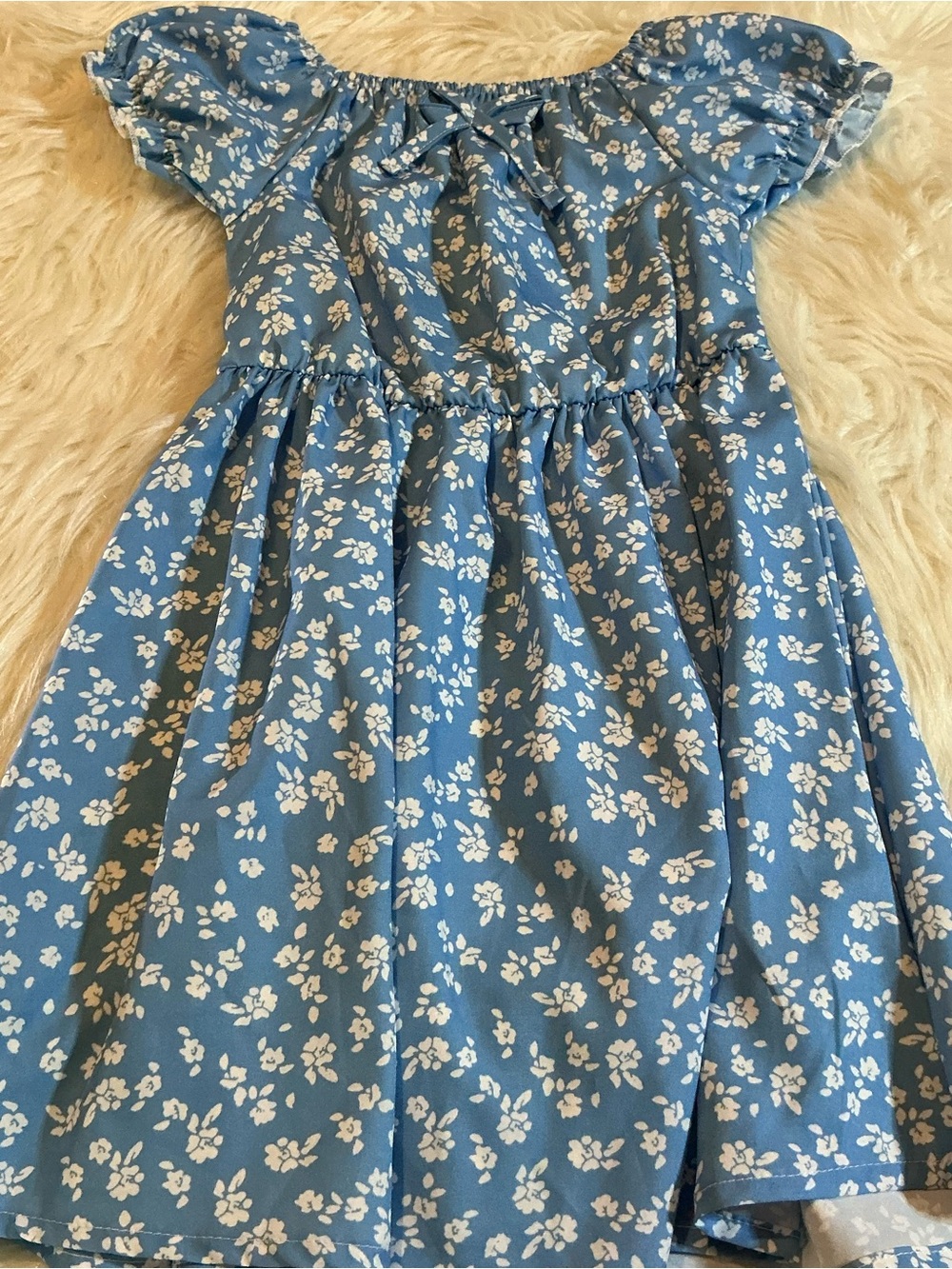 6Y Blue & white pretty flowy floral print dress with ruffled sleeves